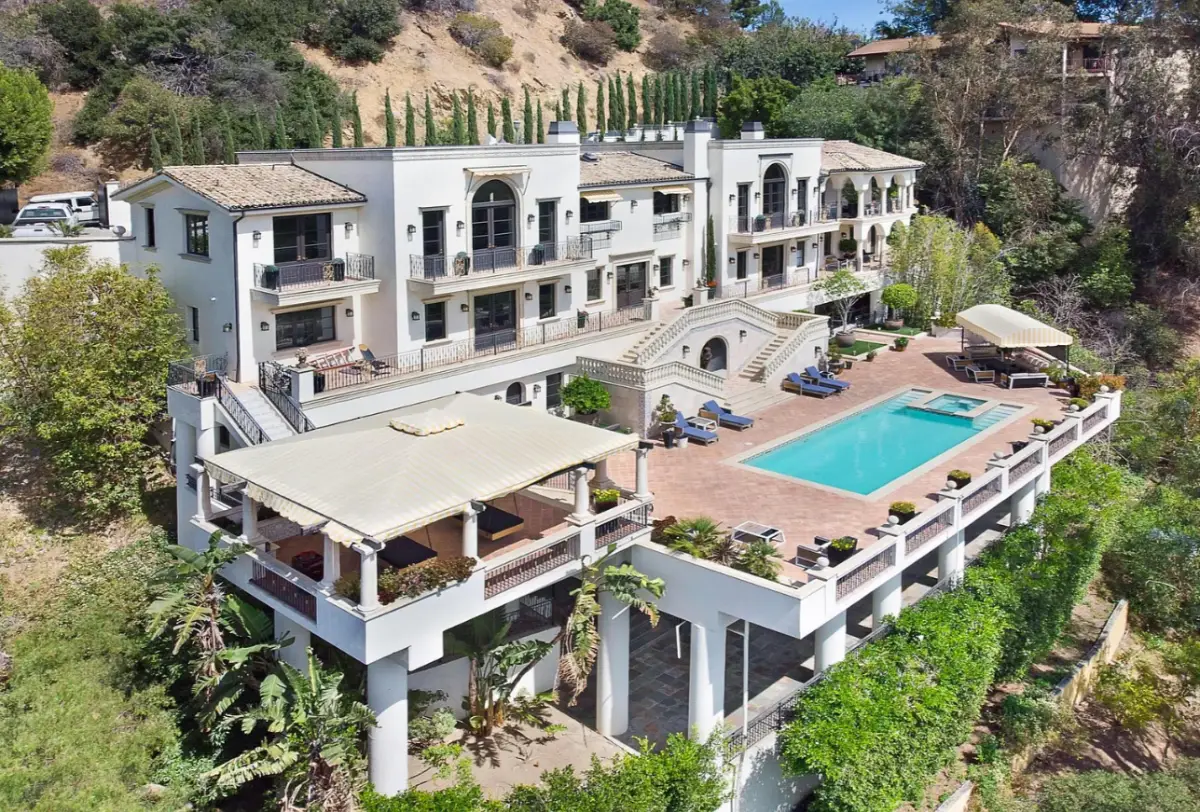 LA-Luxury-Rehab-Center-Exterior-I-Day-–-2321-Castilian-Dr-Los-Angeles-CA-90068