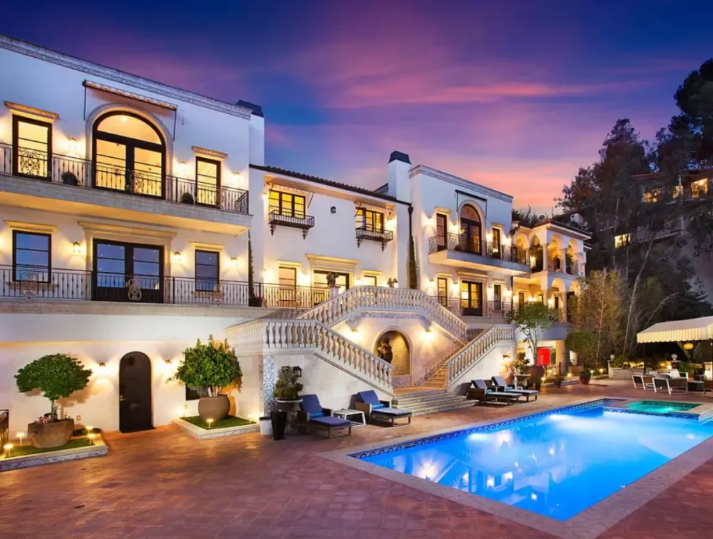 Exterior view of a Legacy Healing Center luxury residential treatment facility featuring private accommodations and outdoor wellness spaces.