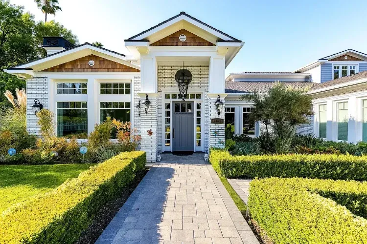 private villas in LA